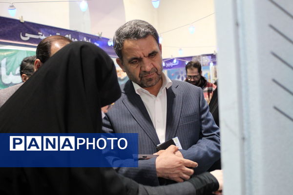  حال هوای غرفه وزارت آموزش و پرورش در سی و دومین نمایشگاه بین‌المللی قرآن کریم 