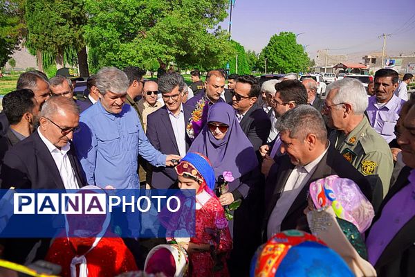 استقبال گرم و پرشوره مردم باشت از دکتر تاجگردون