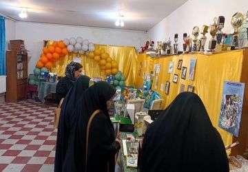 نمایشگاه هنر و صنایع دستی دانش آموزان در دبیرستان دخترانه گراشی