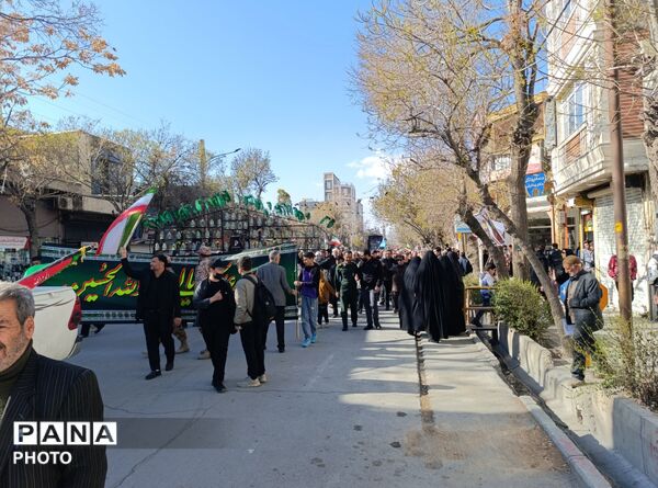 گر پدر رفت تفنگ پدری هست هنوز 