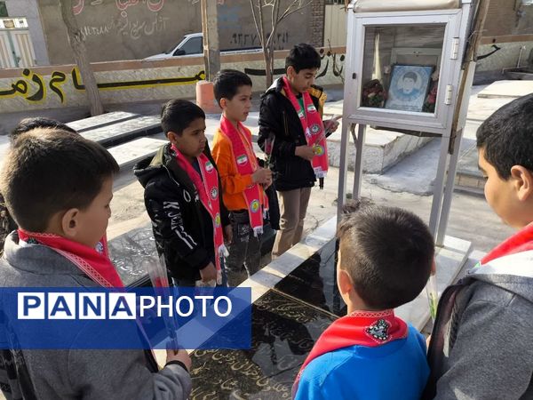 غبار روبی و تجدید بیعت با شهدا به مناسبت هفته معلم در فدافن