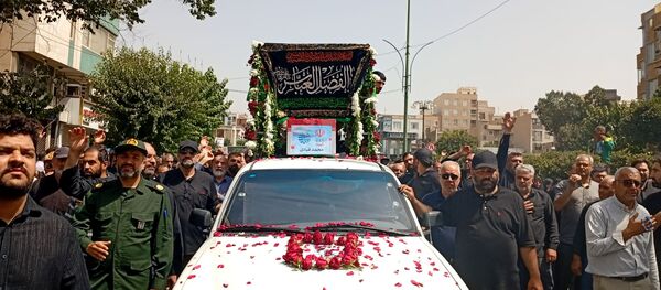تشییع باشکوه پیکر بسیجی شهید در حمله رژیم صهیونیستی؛ مردم با فریاد مرگ بر اسرائیل وداع کردند