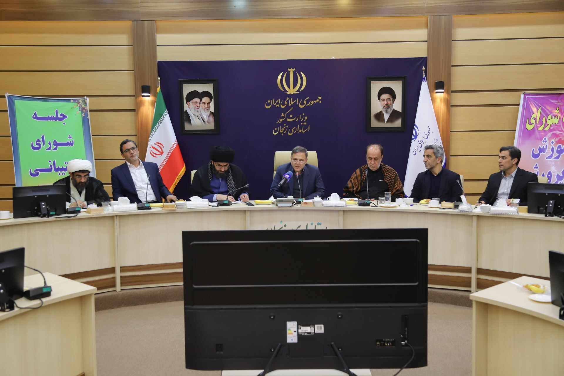 آموزش و پرورش به عنوان زیربنای اصلی پیشرفت و ضرورت مشارکت مردمی  مورد تأکید است