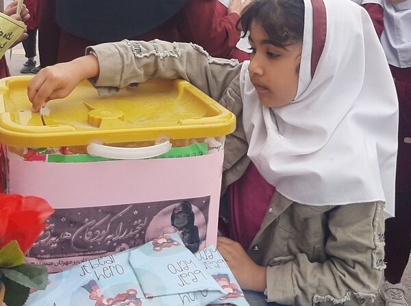 دانش‌‌آموزان دبستان دخترانه شهید علی رضایی، پیشگامان نوع‌‌دوستی