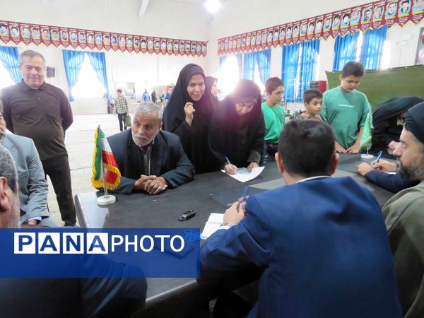 برگزاری میزخدمت آموزش و پرورش در محمدشهر کرج