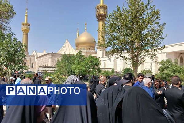 حضور همکاران فرهنگی آموزش و پرورش ملارد به حرم مطهر امام خمینی(ره) در سالروز ارتحال بنیانگذار جمهوری اسلامی