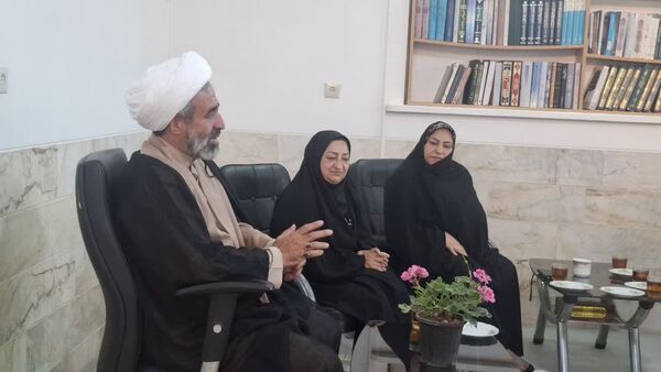 دیدار صمیمانه امام‌جمعه مروست با خبرنگاران پانا
