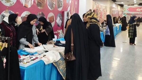 ایوان هنر، گفتگویی بدون کلام از دستان هنرمند بانوان مشهدی است