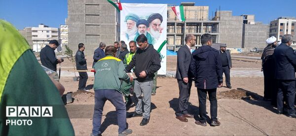 با کاشت هر نهال، ایجاد امیدی تازه در کشور