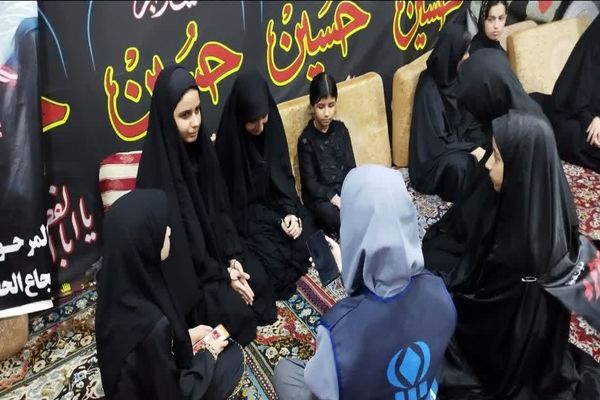 خدمت بی‌منت خادمان کوچک به زائران در حمیدیه 