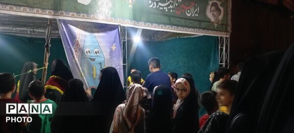 گذری بر غرفه های دهه نودی ها در نیشابور