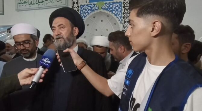  نمایش  اتحاد و همبستگی میان مردم و مسئولان
