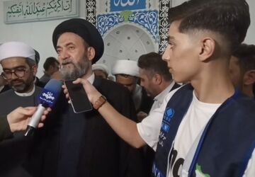  نمایش  اتحاد و همبستگی میان مردم و مسئولان