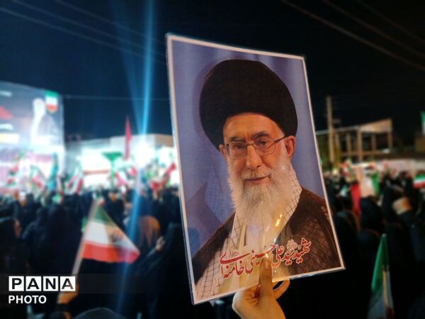 فرهنگیان و دانش آموزان گلستان همچنان پای میدان