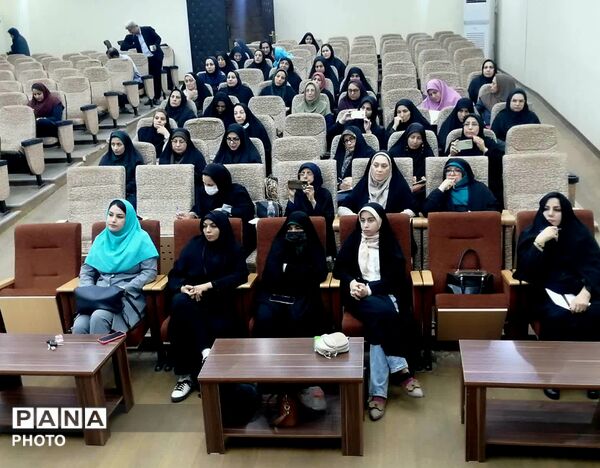 کارگاه توانمند سازی آموزش تخصصی خبرنویسی برای مربیان پرورشی 