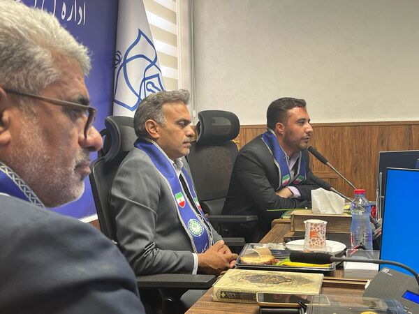 دیدار  صمیمانه مربیان و اعضای سازمان دانش‌‌آموزی فارس با مدیرکل آموزش و پرورش فارس