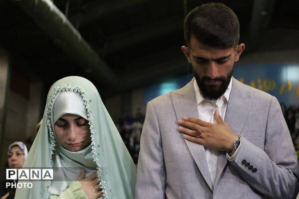 ندای هلهله فرشته‌ها در ورزشگاه انقلاب کرج 