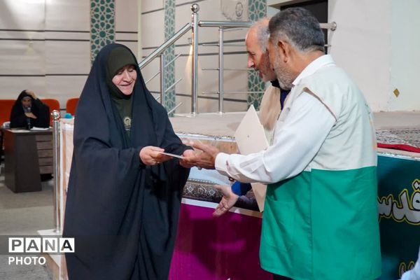 پنجمین همایش پاسداشت خادمیاران قرآنی فارس در حرم شاهچراغ (ع)