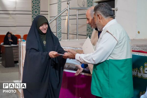 پنجمین همایش پاسداشت خادمیاران قرآنی فارس در حرم شاهچراغ (ع)