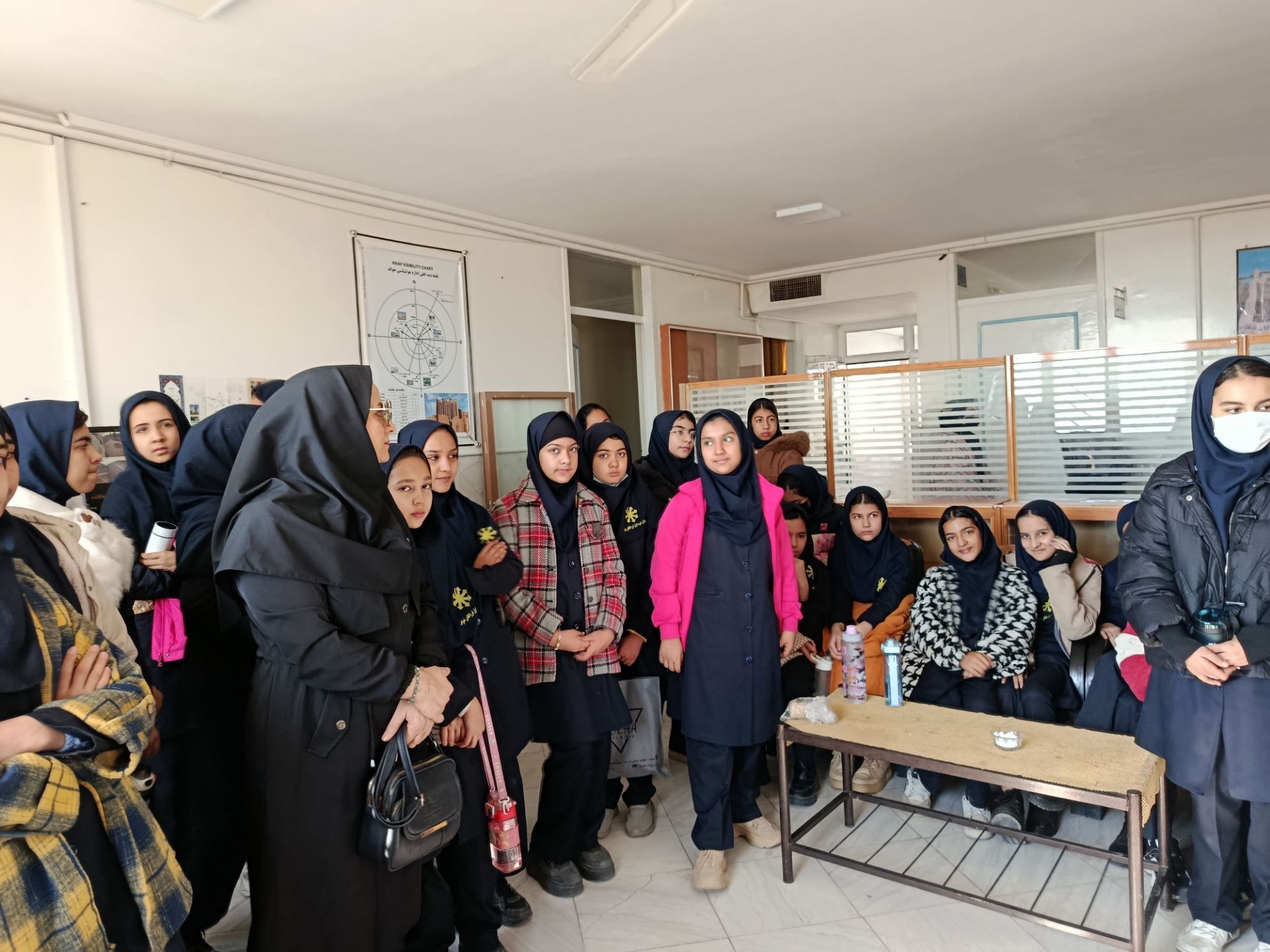 بازدید دانش آموزان دبیرستان فرزانگان از اداره هواشناسی خواف