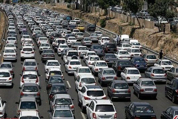 ترافیک سنگین در ورودی‌های تهران/ انسداد جاده قدیم چالوس تا ۳۰ اردیبهشت