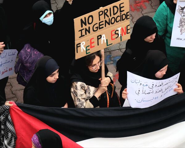 غرش خشم انقلابی دانشجویان دانشگاه آزاد مشهد علیه صهیونیسم و فریاد همبستگی با غزه