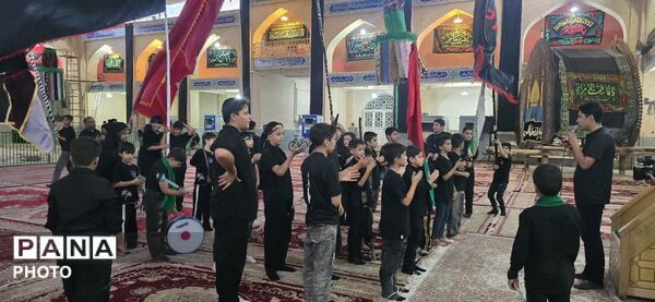 احلی من العسل؛ تجلی عشق نوجوانان به امام  حسین(ع)