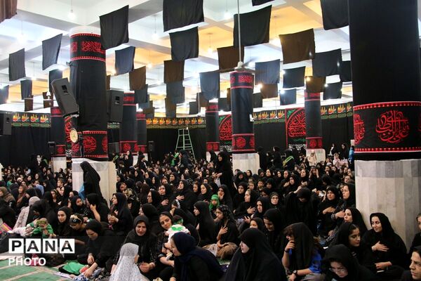 تجدید پیمان مادران قرچکی با آرمان‌های عاشورا در مراسم شیرخوارگان حسینی