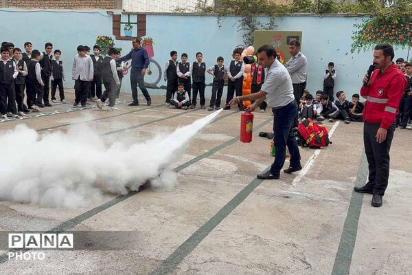 آموزش مهارت‌های نجات در روز آتش‌نشانی