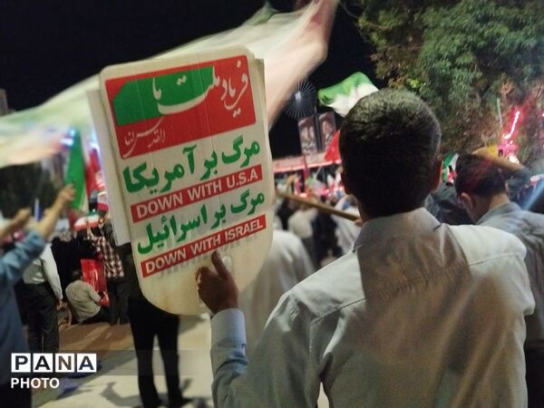 حماسه سازی مردم نیشابور در  صد و پنجاه  شب از تجمعات در حسینیه امام خمینی 