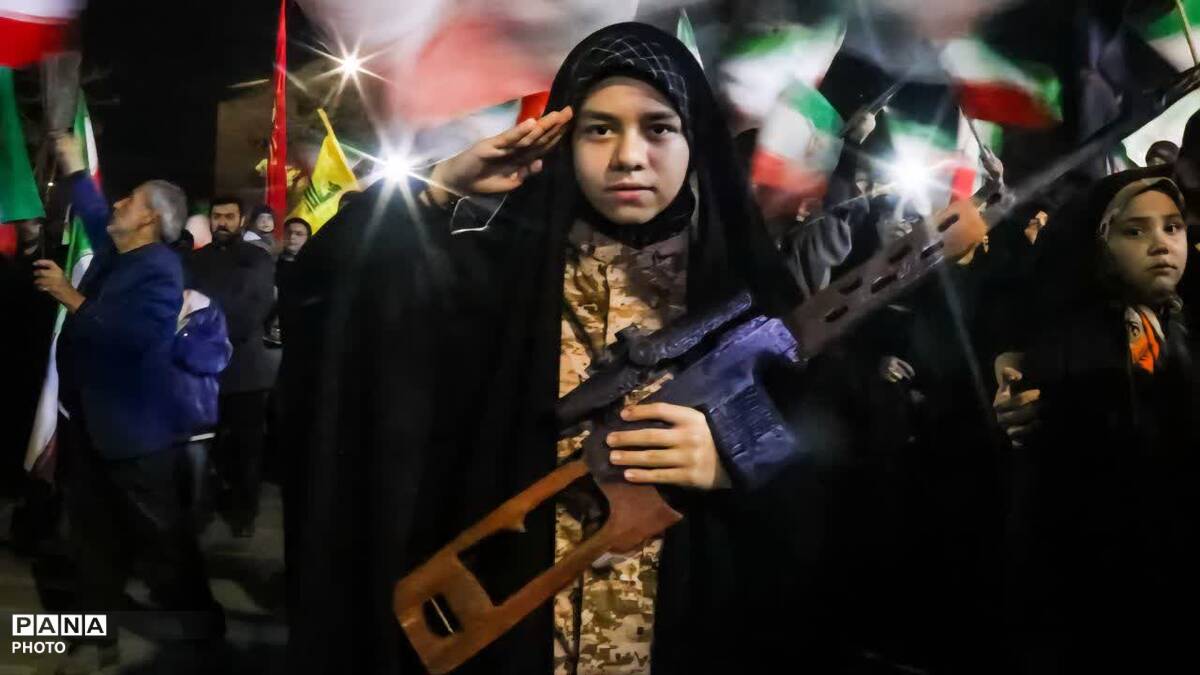 جدید میثاق مشکین‌دشتی‌ها با عمود خیمه انقلاب؛ در بیعت با آیت‌الله العظمی امام مجتبی خامنه‌ای 