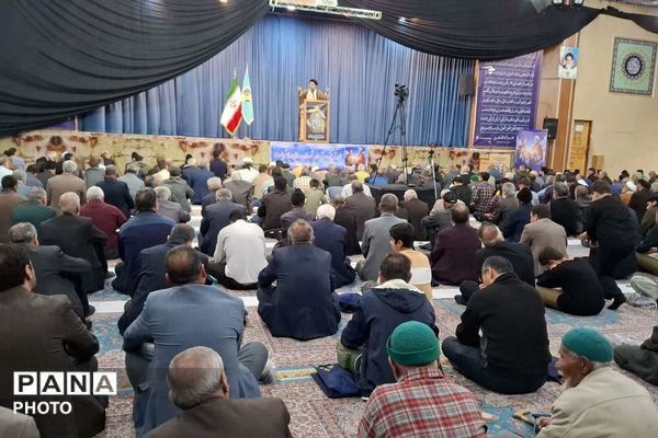 نماز جمعه شهرستان پیشوا؛ تجلیل و تکریم جایگاه امور تربیتی پس از خطبه‌ها