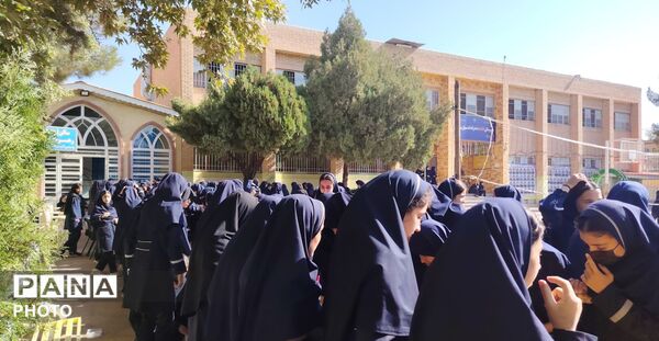 جشنواره محصولات فرهنگی در دبیرستان شاهد قدسیان