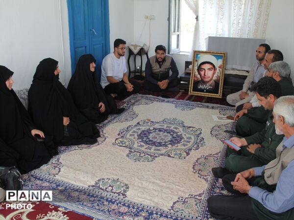 دیدار مسئولان بسیج سازندگی و بسیجیان با خانواده شهید علی ایمانی در شوقان