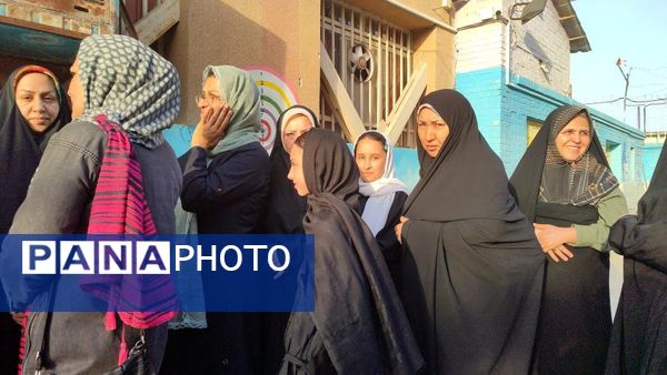 حضور مردم غیور مشهد در چهاردهمین دوره انتخابات ریاست جمهوری در دبستان مهندس رحمانی فرد مشهد 