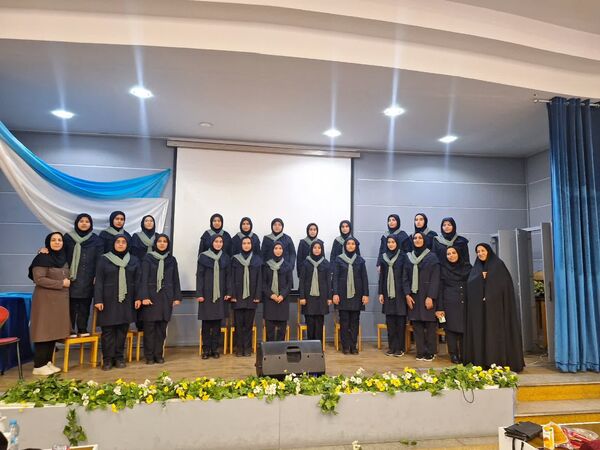 چهل و سومین جشنواره فرهنگی هنری فردا در دبستان آرمینه مصلی نژاد ناحیه۶ 
