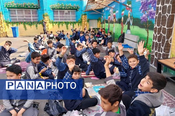 اجرای طرح «صبحانه سالم» در دبستان هیأت امنایی شهید قلنبر ناحیه دو شهرری 