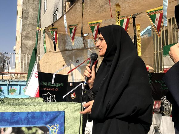 دبیرستان متوسطه اول دخترانه انقلاب میزبان شهید گمنام شد 