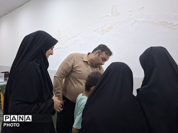 غرفه دبیرستان دخترانه شاهد طالقانی به‌مناسبت هفته مشاغل 