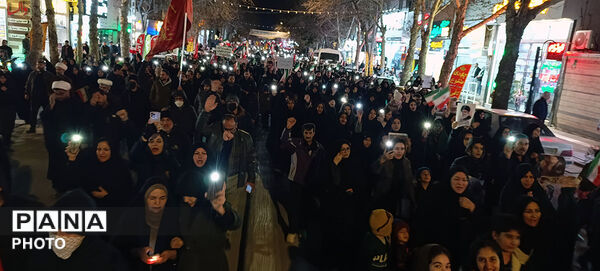 اجتماع و راهپیمایی در هفتین شب در شهرستان بجنورد 