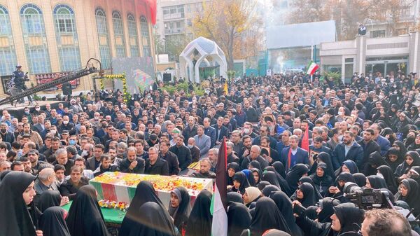 شکوه حضور فرهنگیان مناطق تهران در تشییع شهید گمنام
