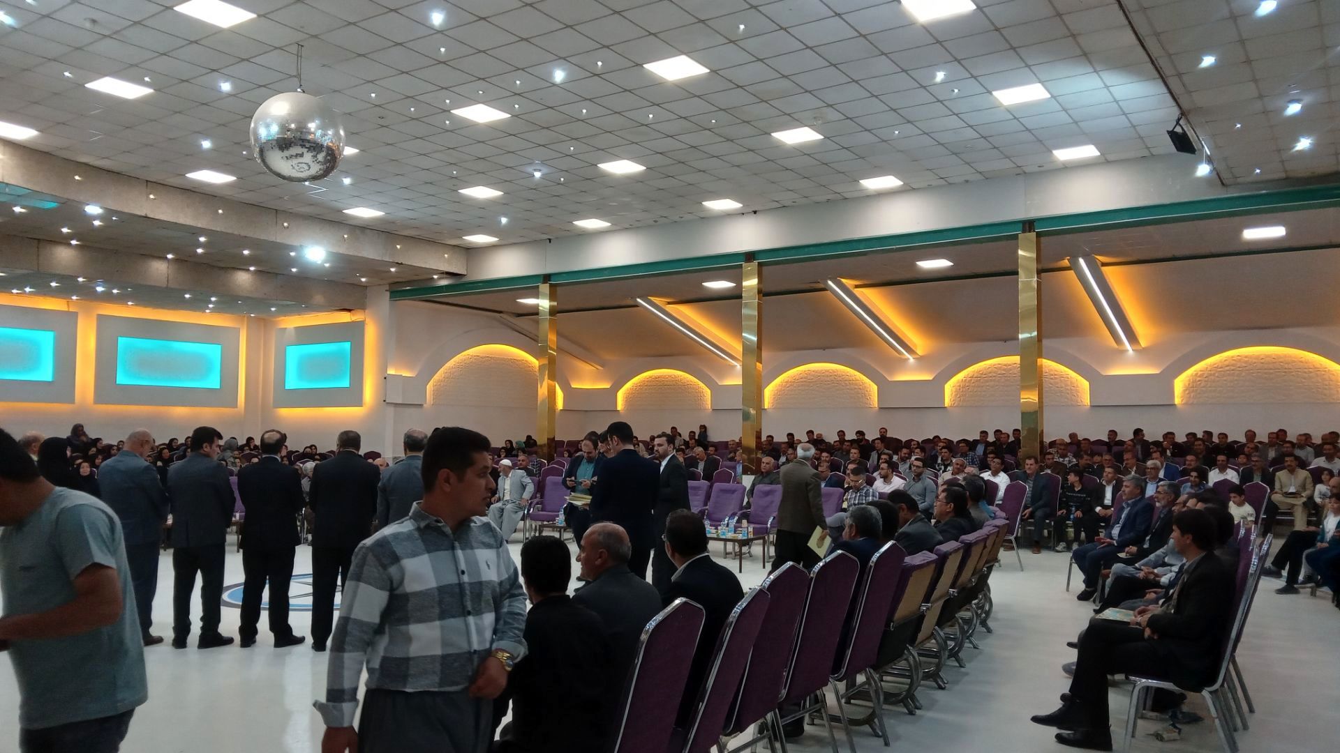 برگزاری جشن باشکوه هفته معلم در تالار شادی شهرستان دهگلان