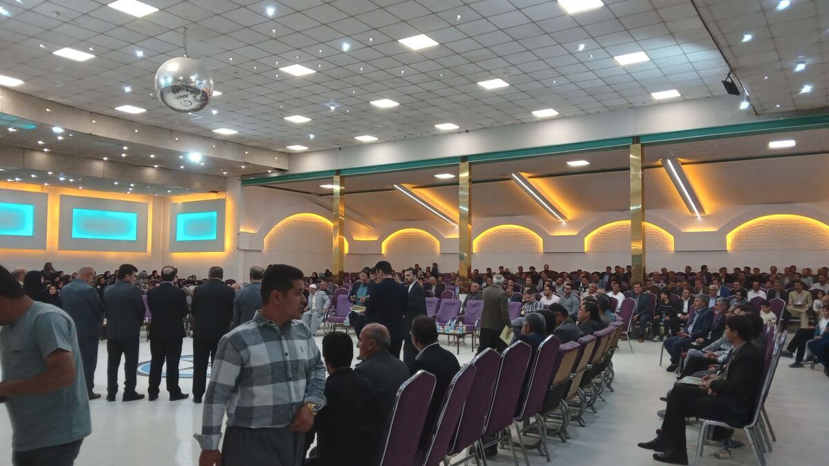 برگزاری جشن باشکوه هفته معلم در تالار شادی شهرستان دهگلان