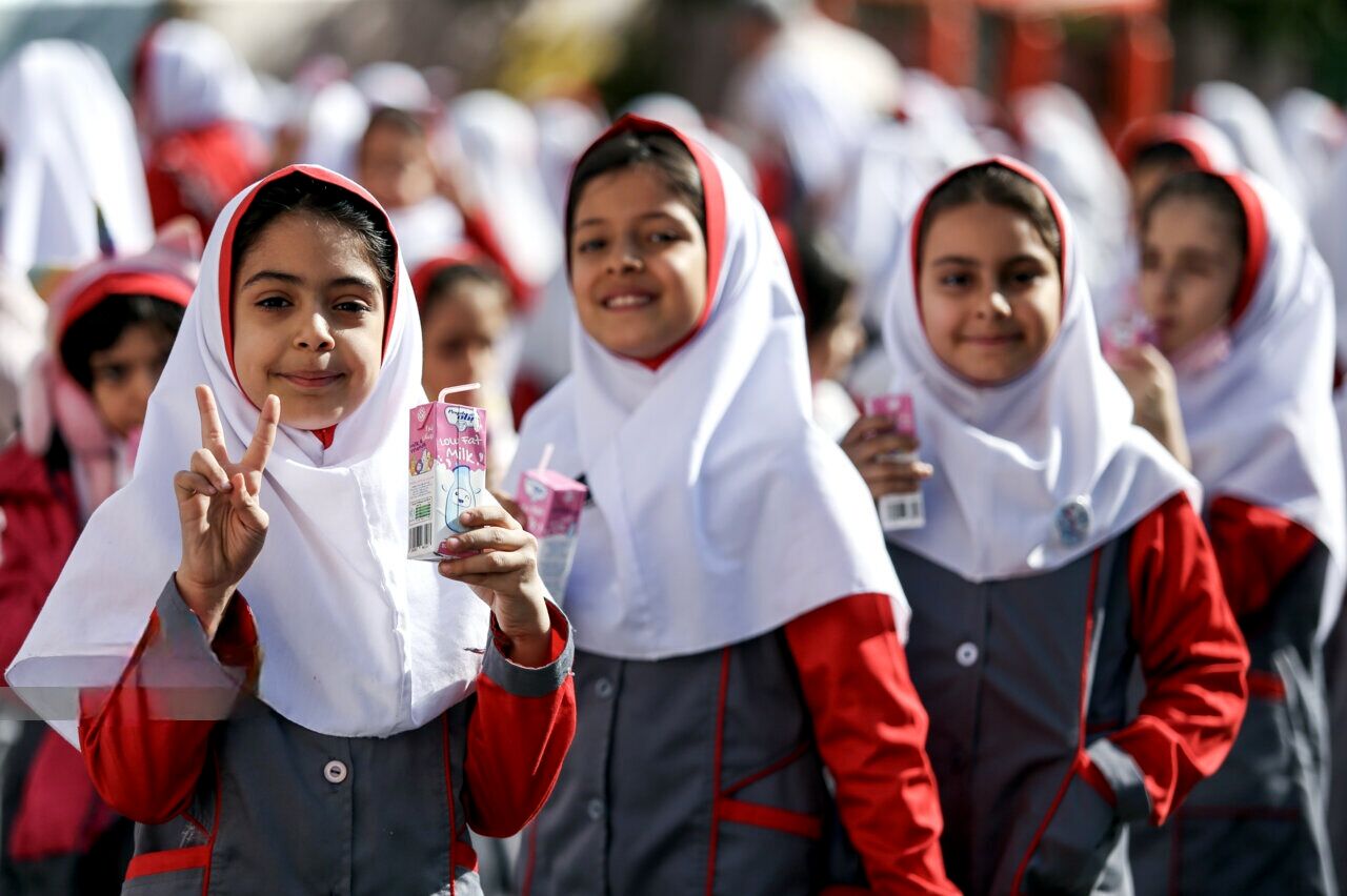 آغاز توزیع شیر در مدارس ابتدایی دولتی سراسر کشور