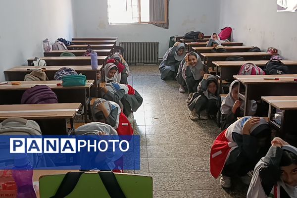 هلال‌احمر در بعثت ۲؛ تمرین ایمنی با دختران دبستانی