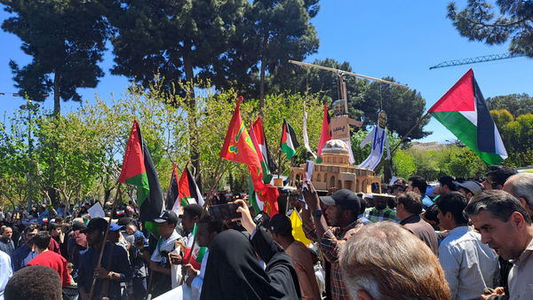 راهپیمایی روز قدس همراه با تشییع پیکر شهید صداقت در قم