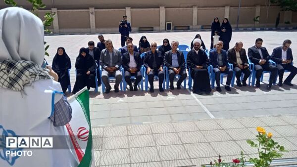 کاشت نهال امید در دبستان دخترانه شاهد پوررضایی ناحیه دو یزد