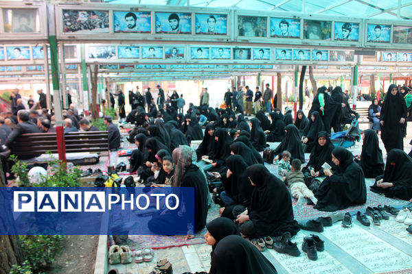 مراسم تحویل سال در گلزار شهدای قم