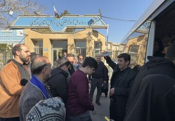 بدرقه‌ دانش‌آموزان پیشتاز پسر استان مرکزی به عمره دانش‌آموزی