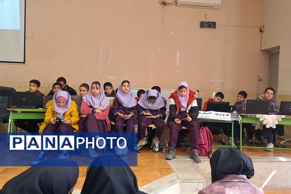 صعود به قله‌های تکنولوژی و فناوری با ارتقا سواد دیجیتال معلمان 